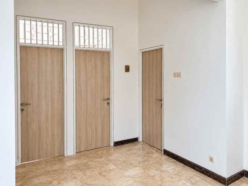 rumah classic second di bintaro jakarta selatan
