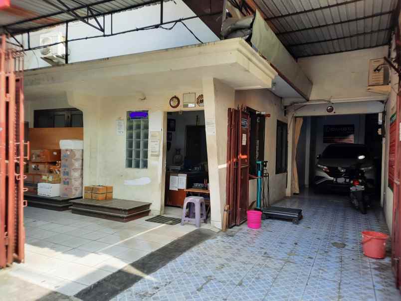 rumah dekat pasar asem reges tamansari jakarta barat