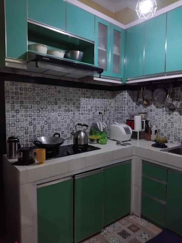 rumah di mustika sari