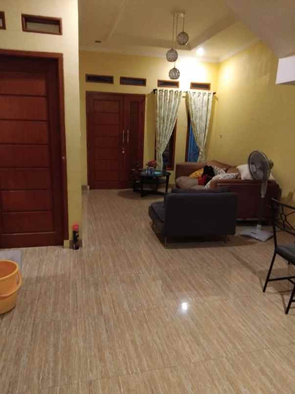 rumah di mustika sari