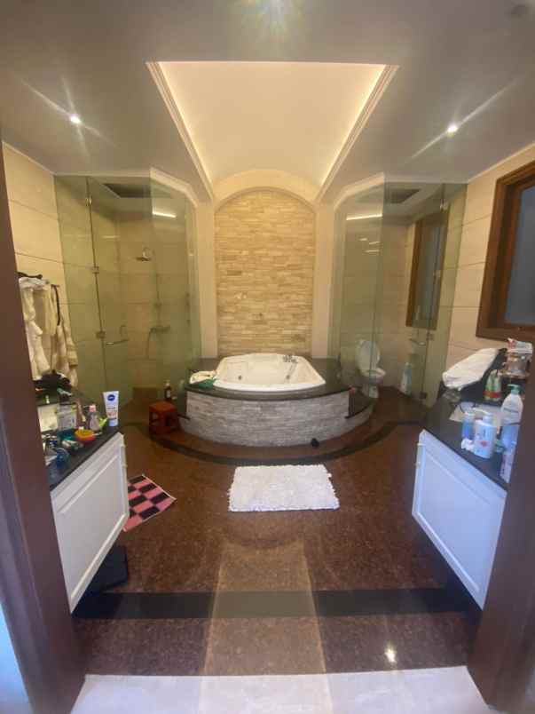 rumah dijual taman aries jakarta barat