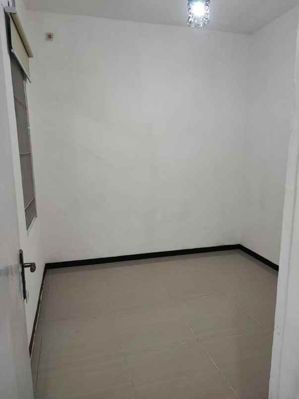 rumah griya asri pakuwon city siap huni kosongan