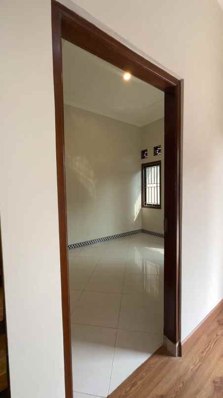 rumah hook 2 lantai siap huni di tambun selatan