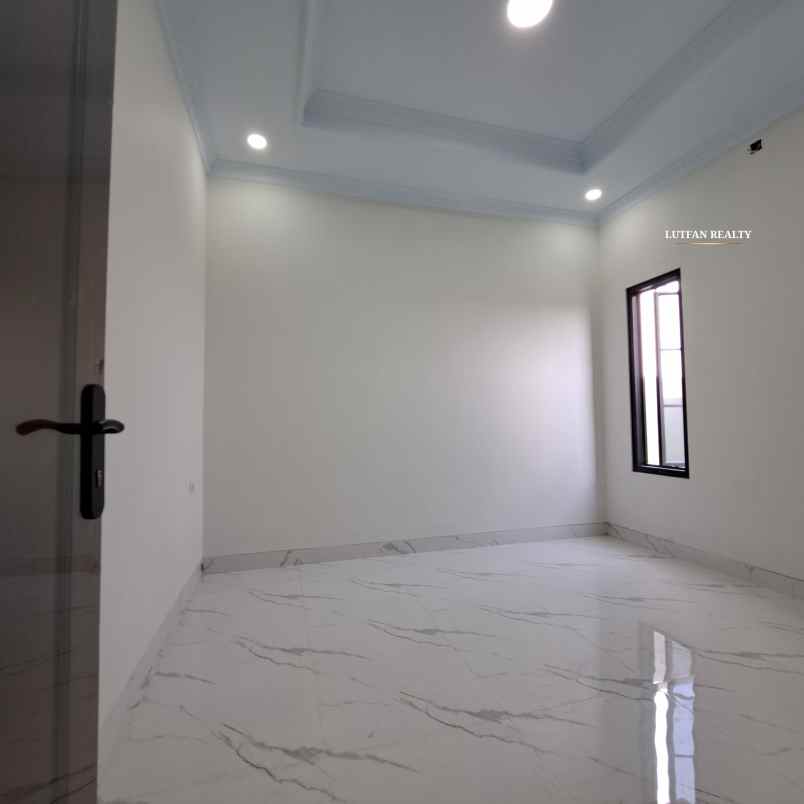 rumah jagakarsa modern classic