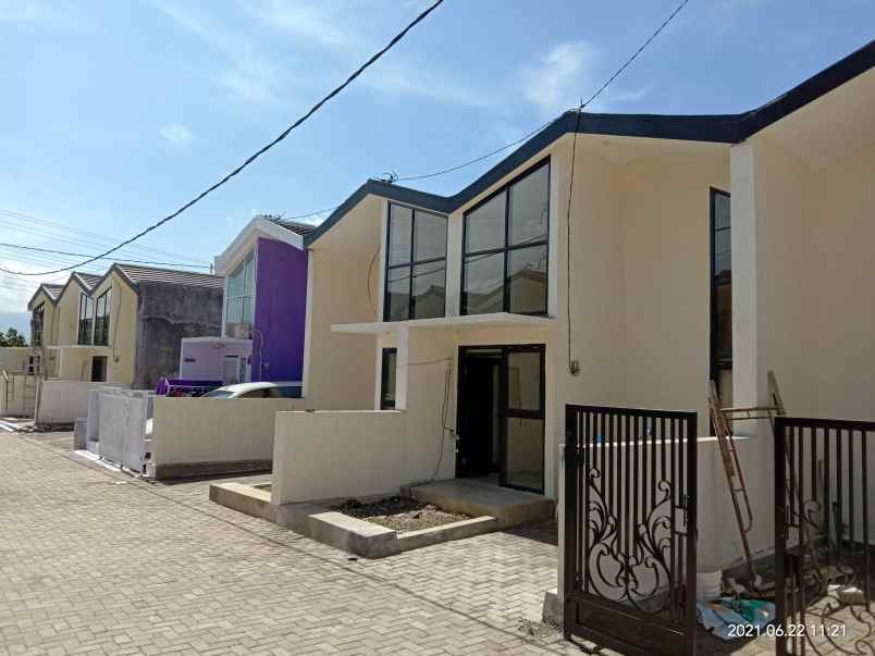 rumah jl batu raden ix ciwastra