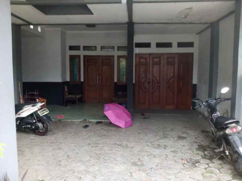 rumah jl boulevard bintaro raya