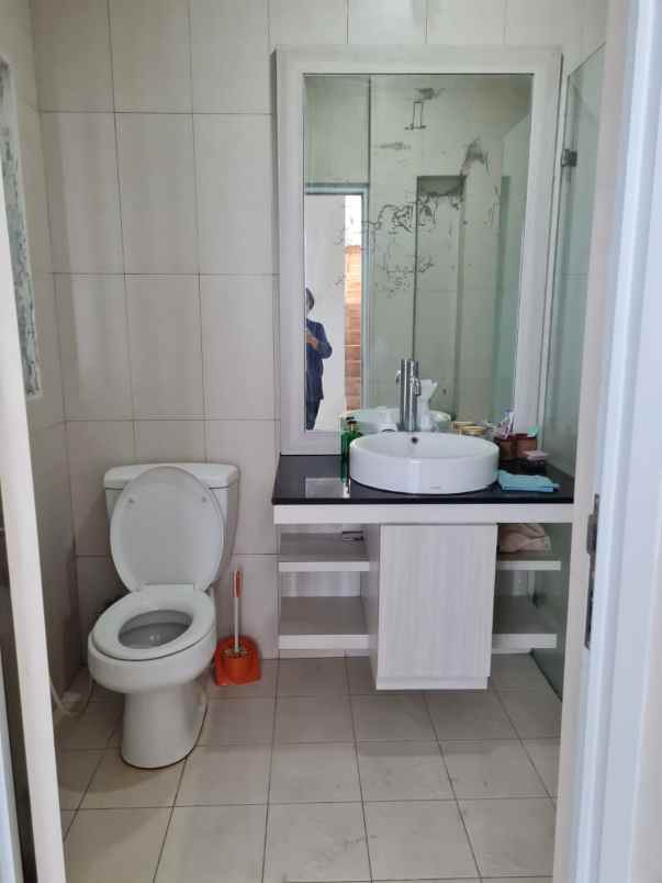 rumah jl kota wisata cibubur