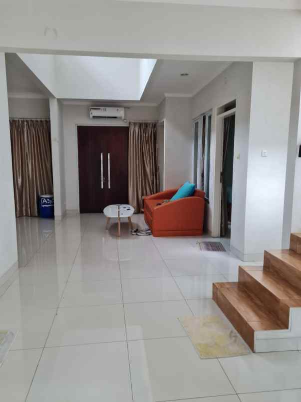 rumah jl kota wisata cibubur