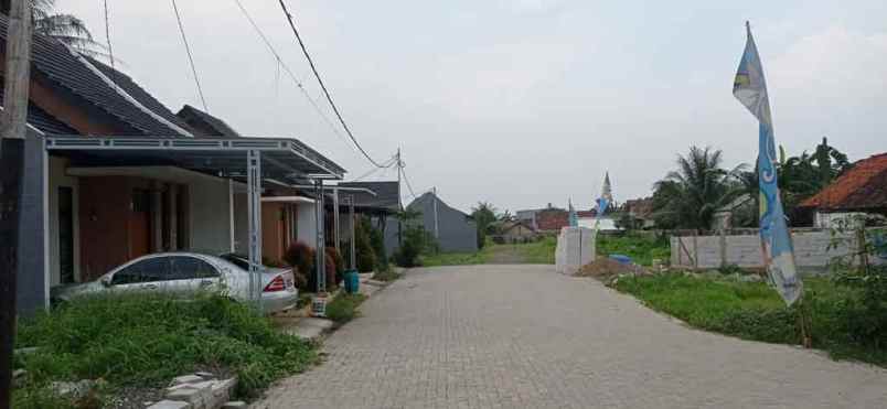 rumah jl lurah madi no 6 kp