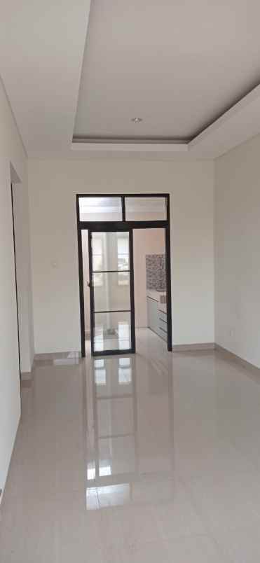 rumah jl lurah madi no 6 kp