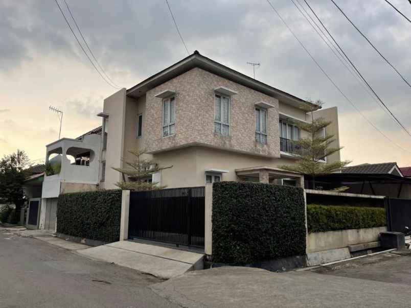 rumah jl raya jati bening pondok