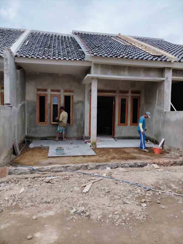 rumah jl raya leuwidulang desa
