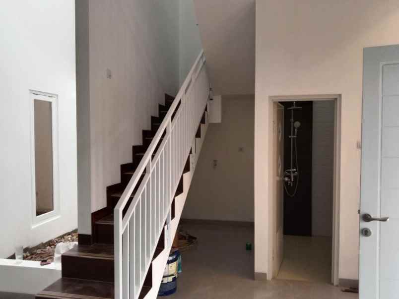 rumah jl raya sukahati cibinong