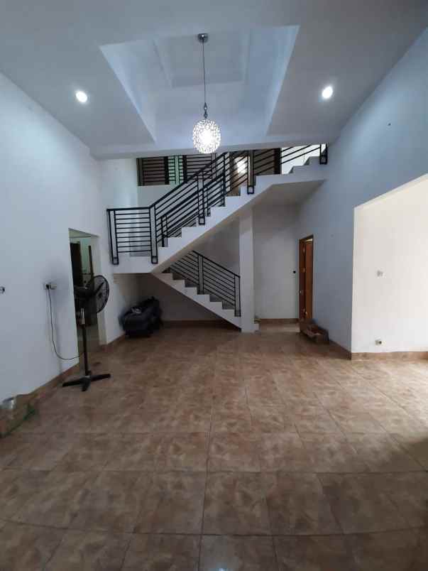 rumah kelapadua wetan ciracas jaktim