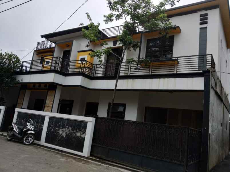 rumah kelapadua wetan ciracas jaktim