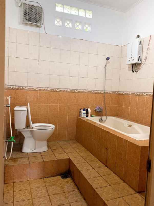 rumah luas 180 m2 ujungberung hanya 850 juta