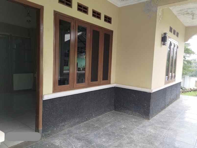 rumah luas dekat ke stasiun kereta cepat padalarang