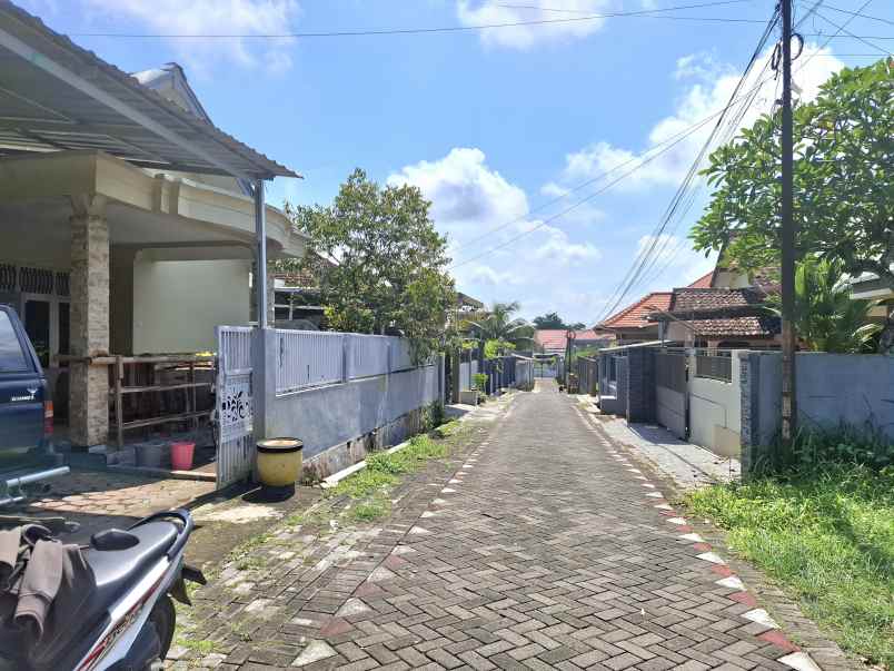 rumah luas di slawu jember jl cendrawasih