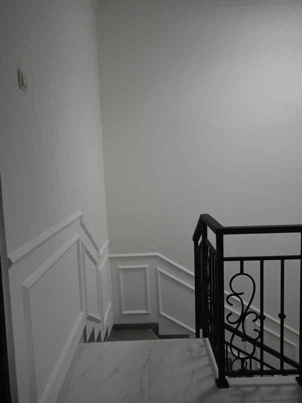 rumah mewah 2 lantai di tapos depok