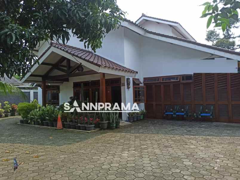 rumah mewah lahan luas di sukmajaya depok