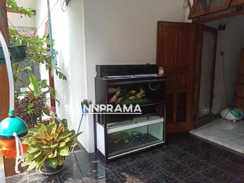 rumah mewah lahan luas di sukmajaya depok