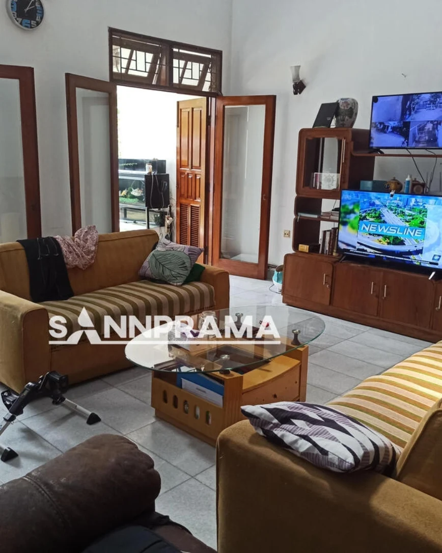 rumah mewah lahan luas di sukmajaya depok