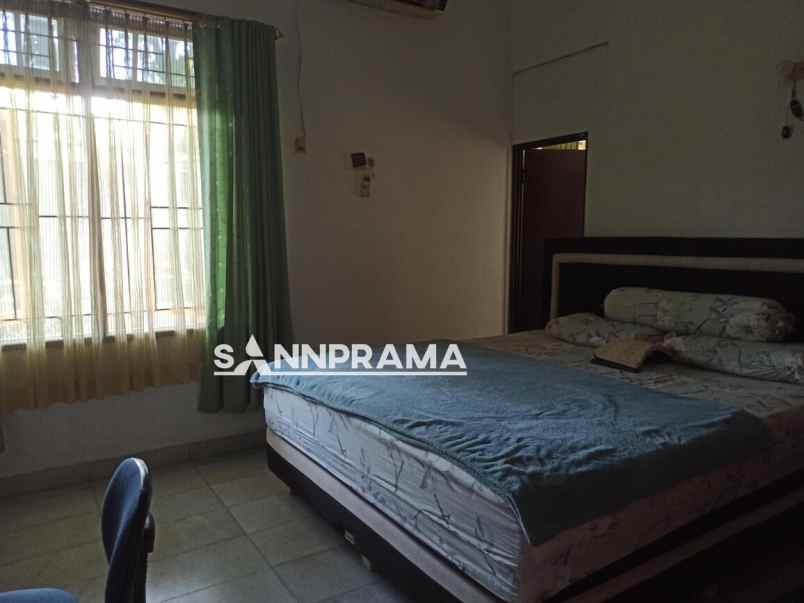 rumah mewah lahan luas di sukmajaya depok