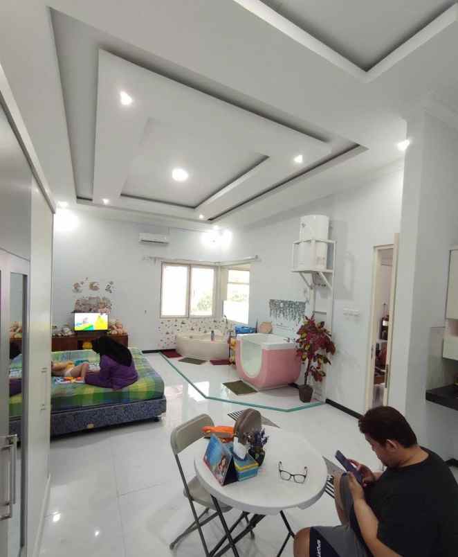 rumah mewah siap huni lokasi di araya nieuw indie