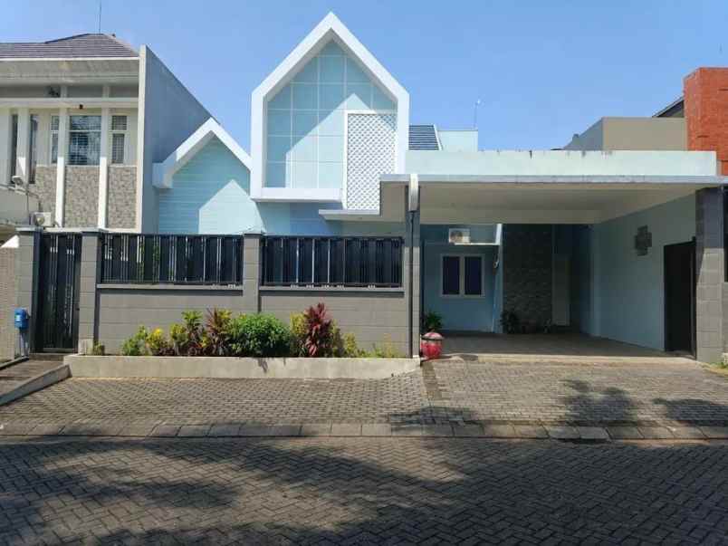 rumah mewah siap huni lokasi di araya nieuw indie