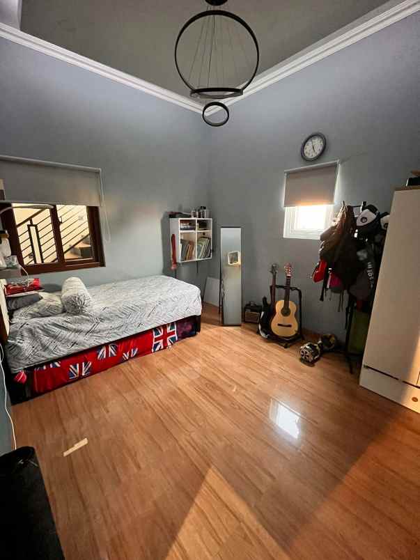 rumah modern 2 5 lantai di tanah baru beji depok