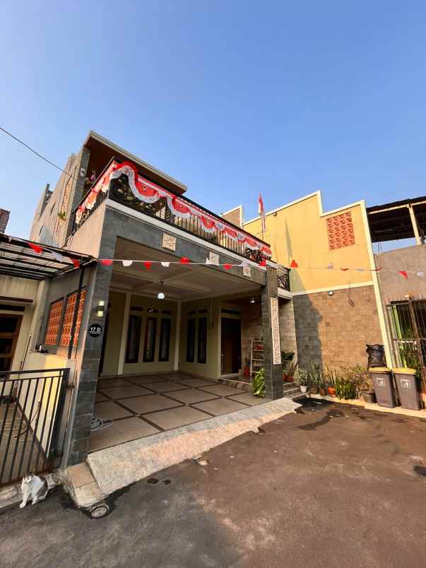 rumah modern 2 5 lantai di tanah baru beji depok