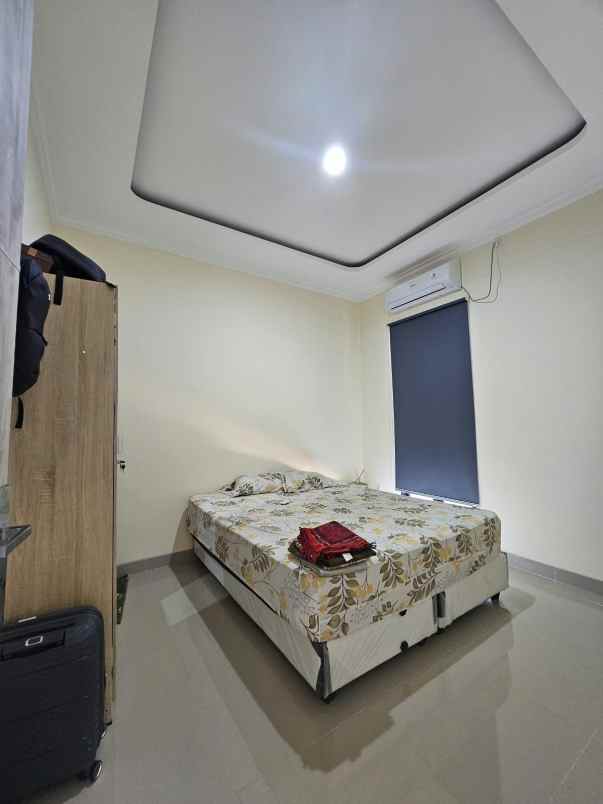 rumah modern minimalis 2 5 lantai di jagakarsa jaksel
