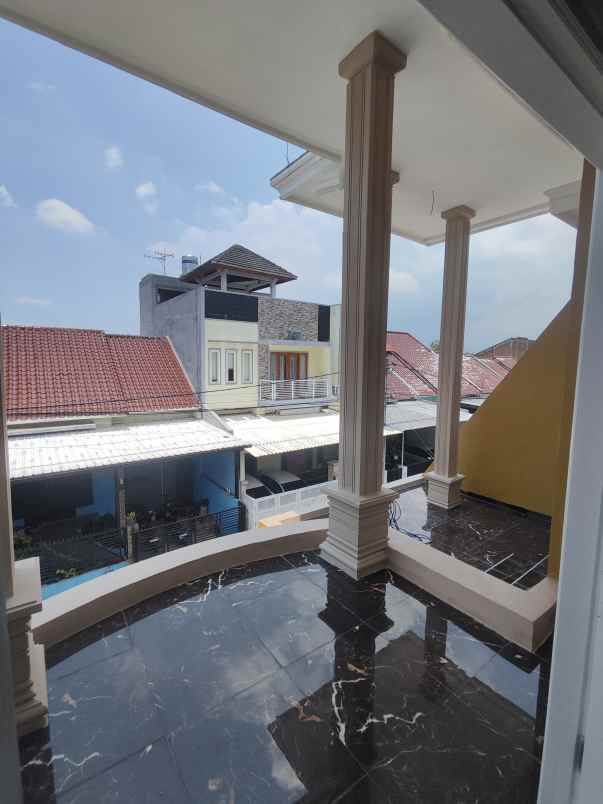rumah modern minimalis 2 lantai lokasi sulfat