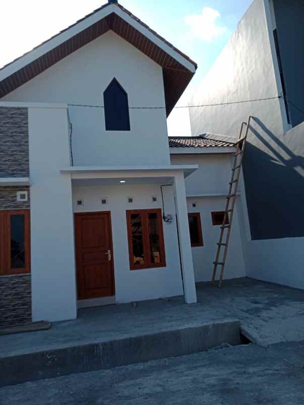 rumah modern scandinavian solo baru