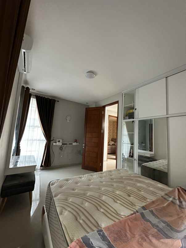 rumah modern siap huni lokasi di permata jingga