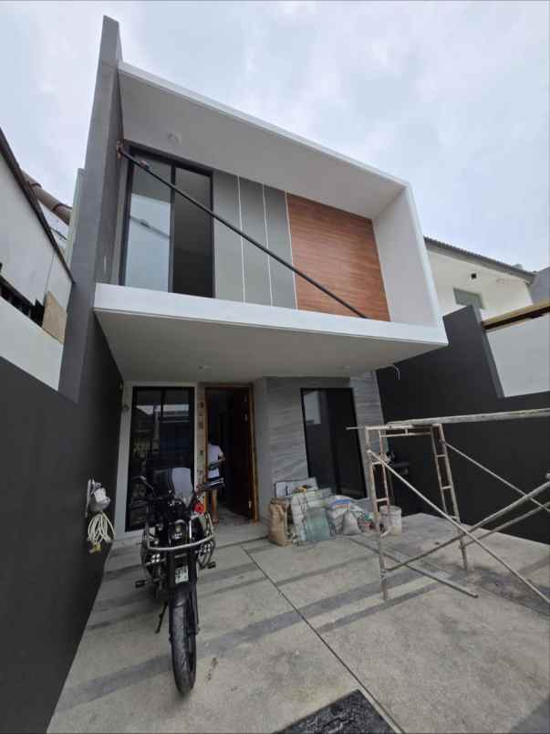 rumah new 100 pantai mentari cc carport 2 mobil