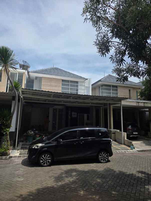 rumah pakuwon indah mansion pf surabaya