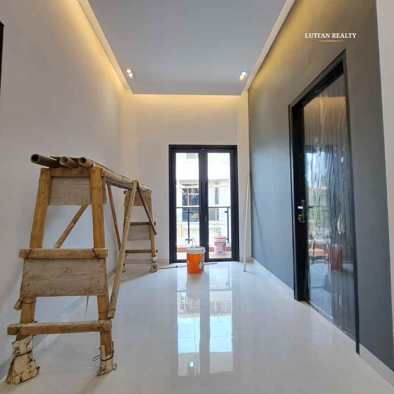 rumah pejaten timur dalam cluster