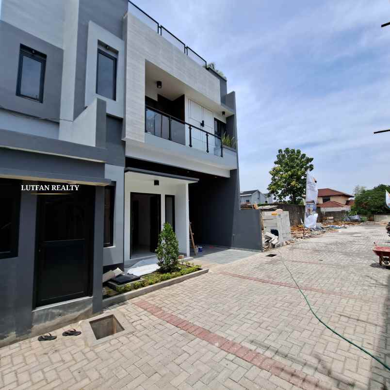 rumah pejaten timur dalam cluster