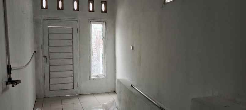 rumah sariwangi ling aman dan nyaman lok strategis shm