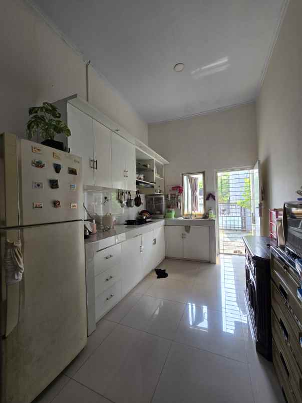 rumah second non komplek duren sawit jaktim