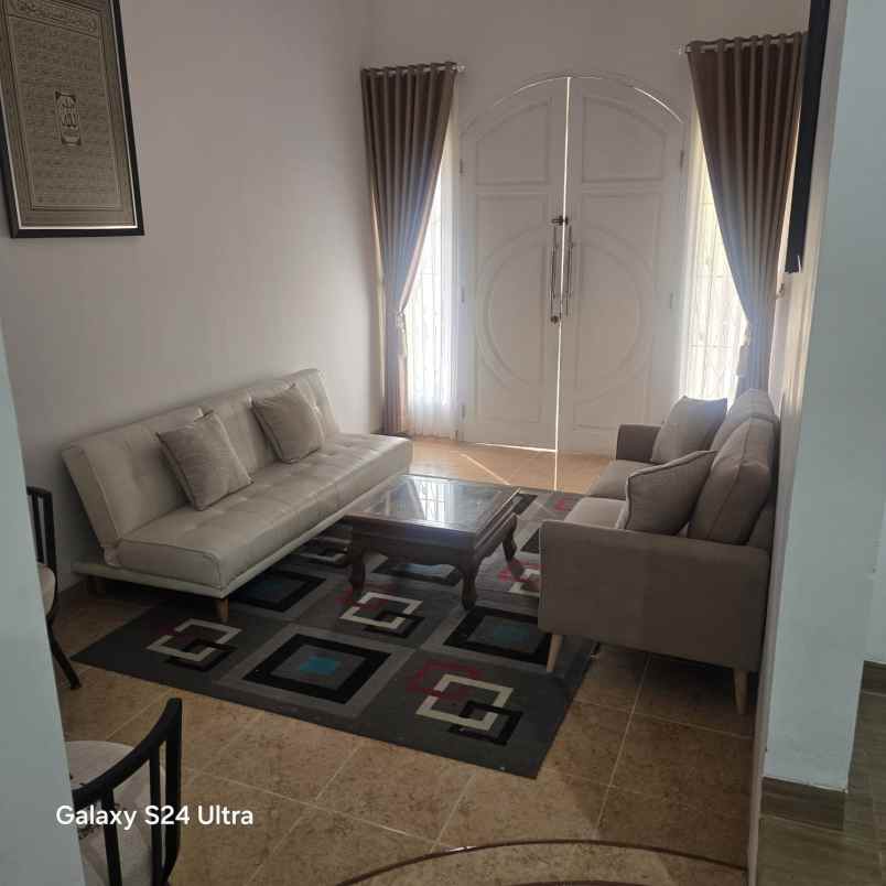 rumah second renov di perumahan cinere depok