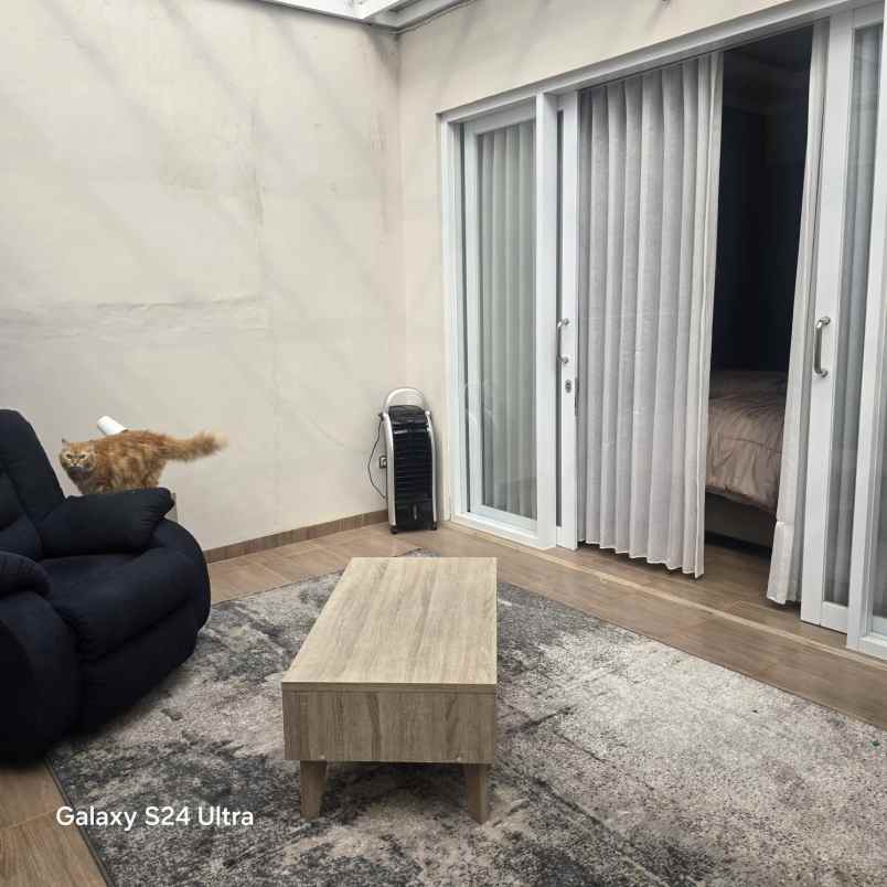 rumah second renov di perumahan cinere depok