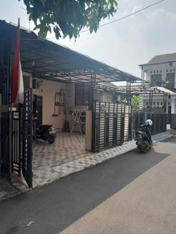 rumah secondary di bintara bekasi barat