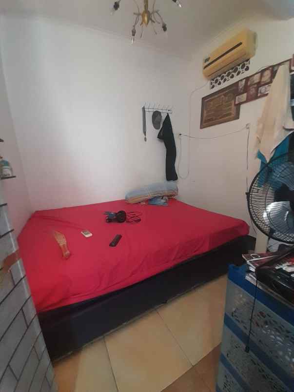rumah secondary di bintara bekasi barat