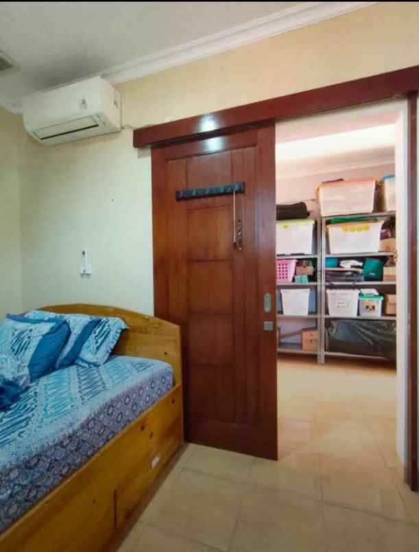 rumah semi furnished 2 lantai di dukuh zambrud bekasi