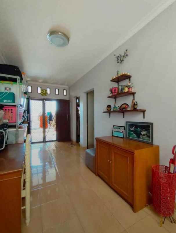 rumah semi furnished 2 lantai di dukuh zambrud bekasi