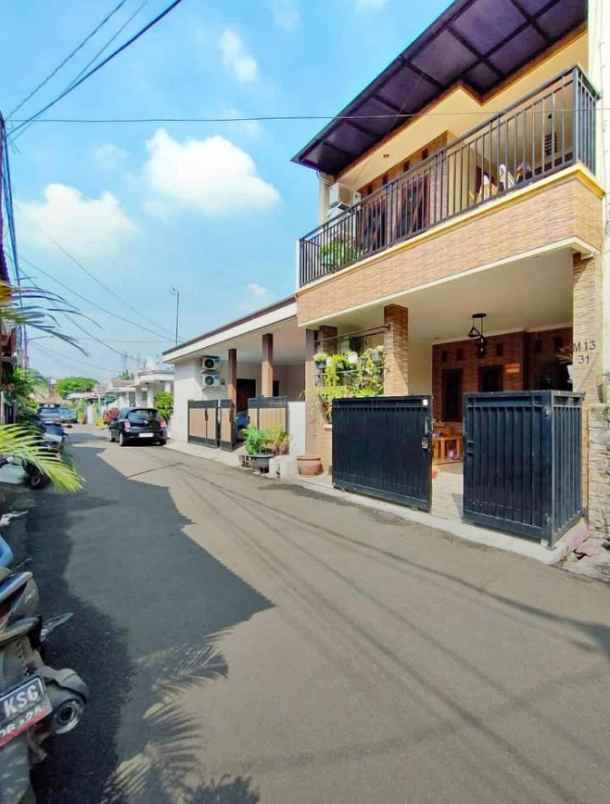 rumah semi furnished 2 lantai di dukuh zambrud bekasi