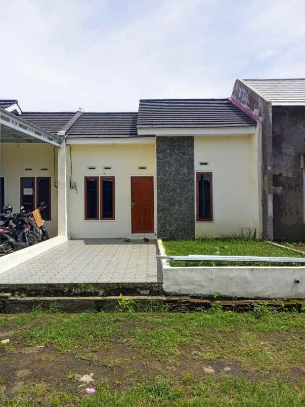 rumah siap huni 1 lantai di turen