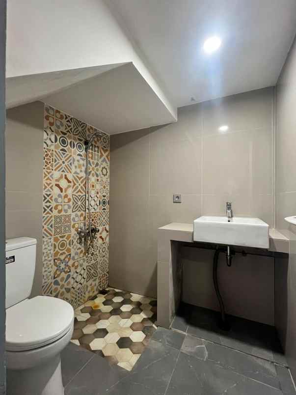 rumah siap huni dekat lrt cikunir 1 jatibening